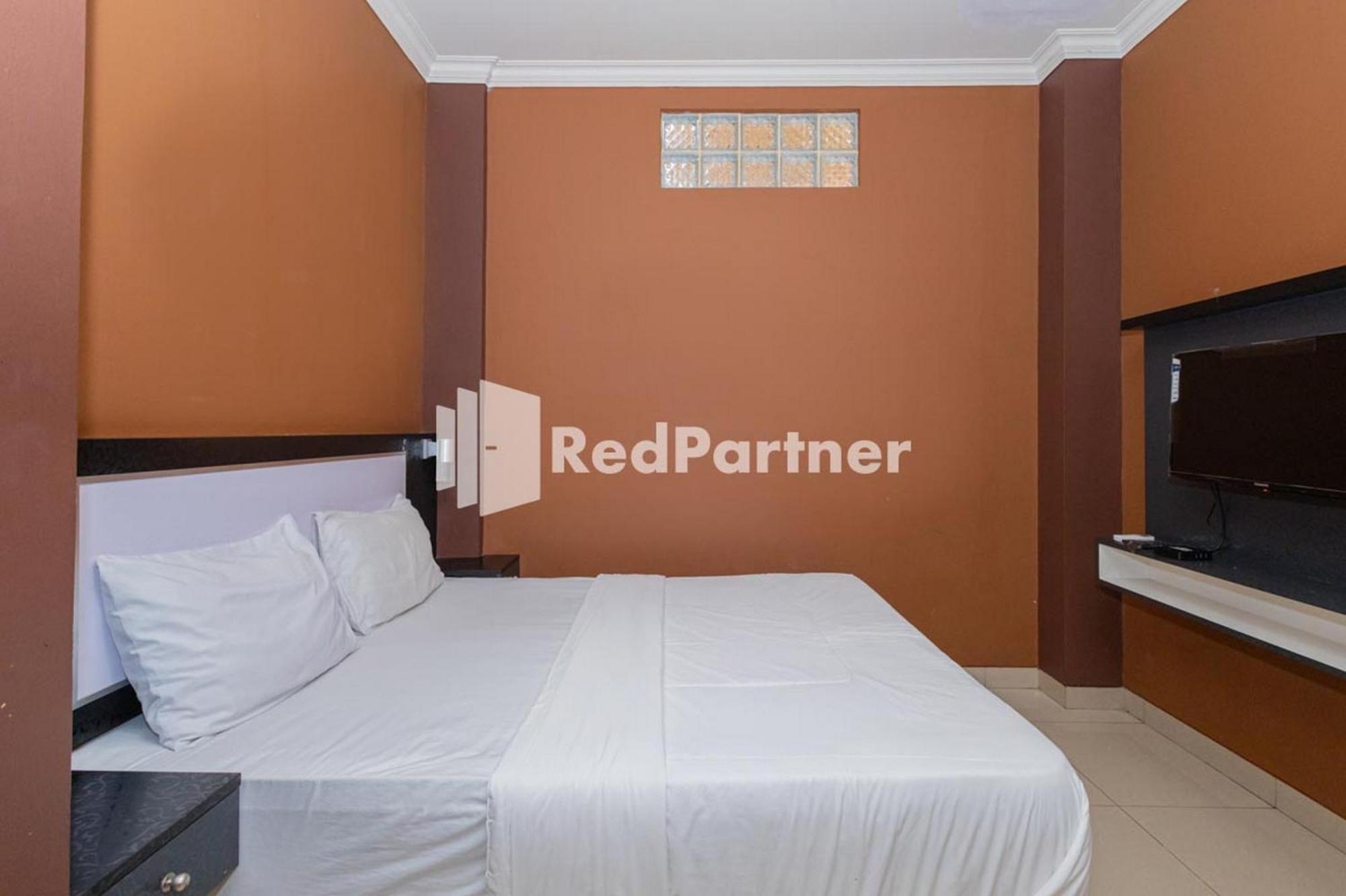 Star Hotel Jaksa Mitra Reddoorz Джакарта Экстерьер фото