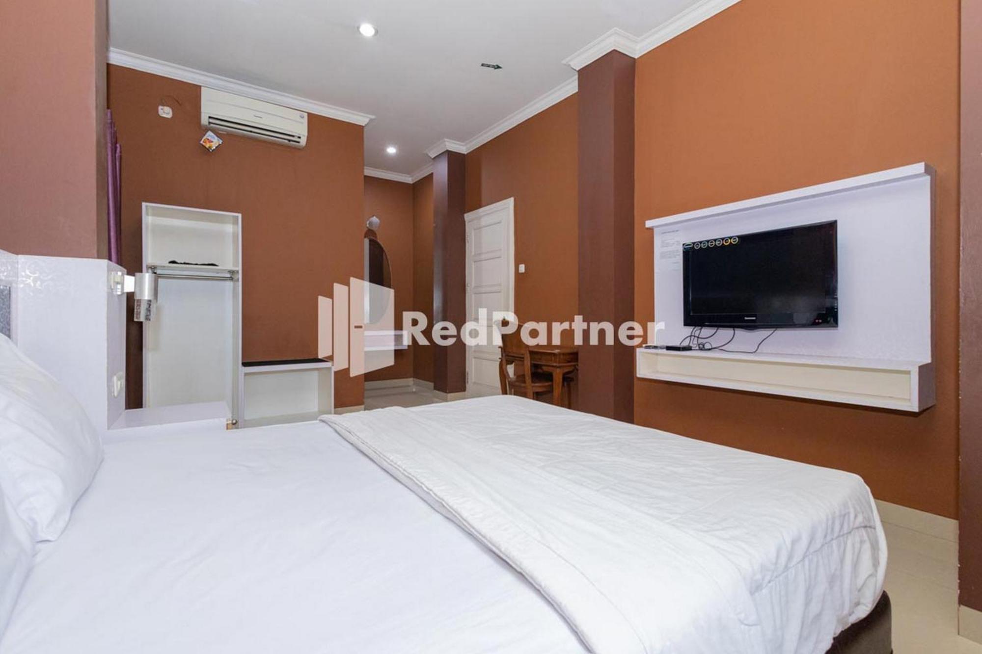 Star Hotel Jaksa Mitra Reddoorz Джакарта Экстерьер фото
